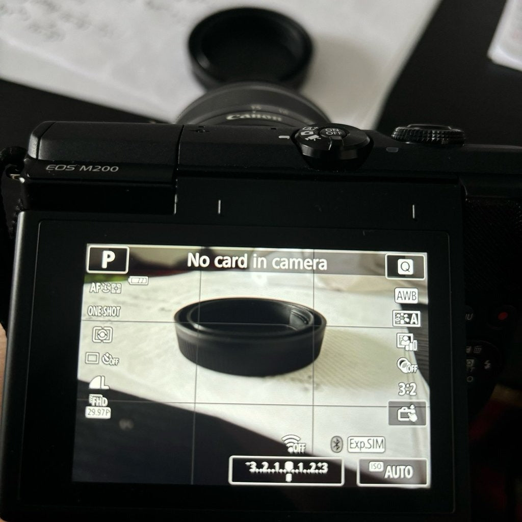 Canon Eos M200 1 Cm