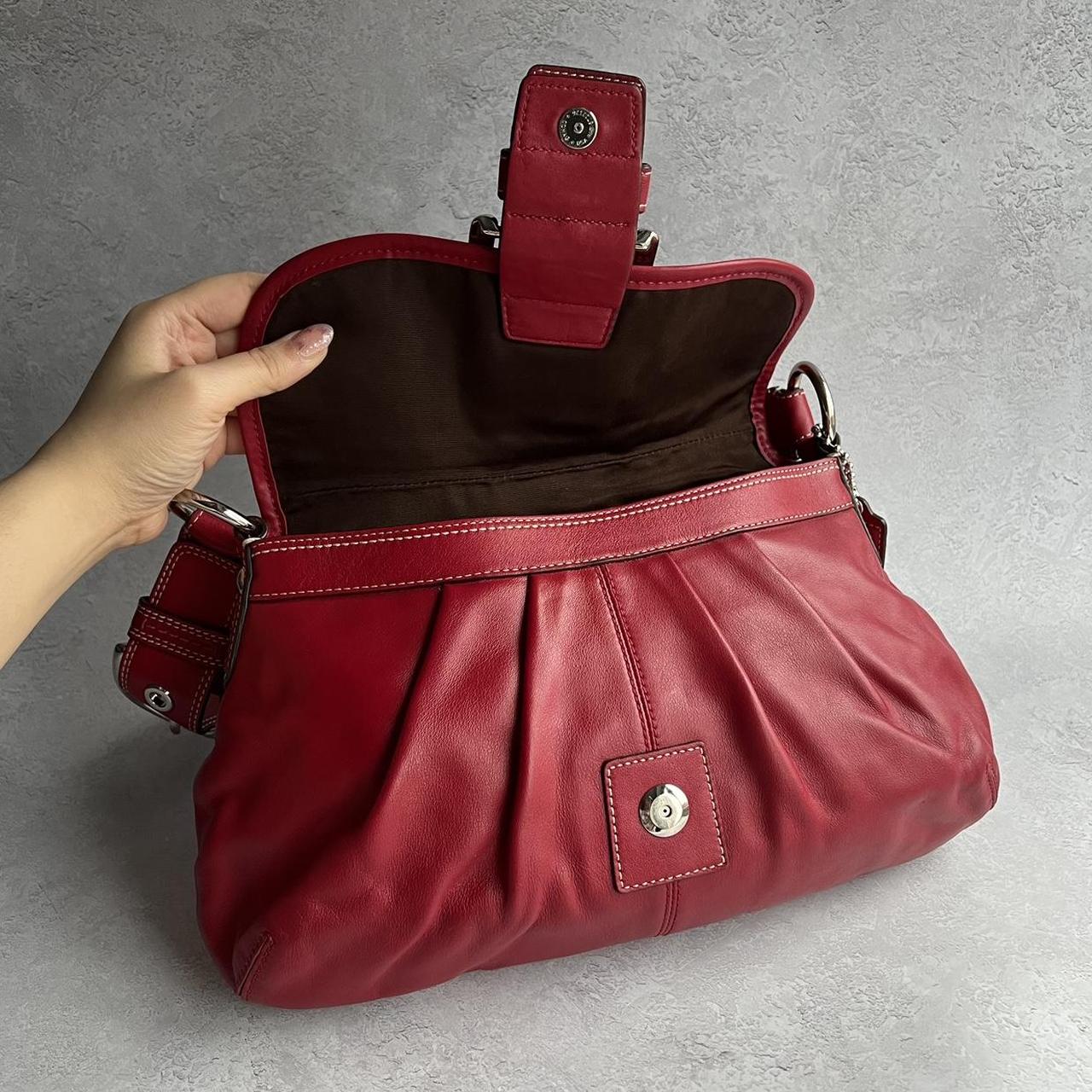 coach signature pleated buckle shoulder bag - red/silver