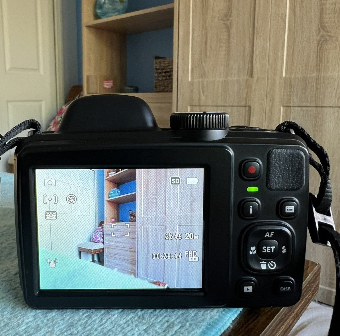 📸 Kodak PIXPRO AZ425 Digital Camera (Black) – Mint Pre-Owned Bundle