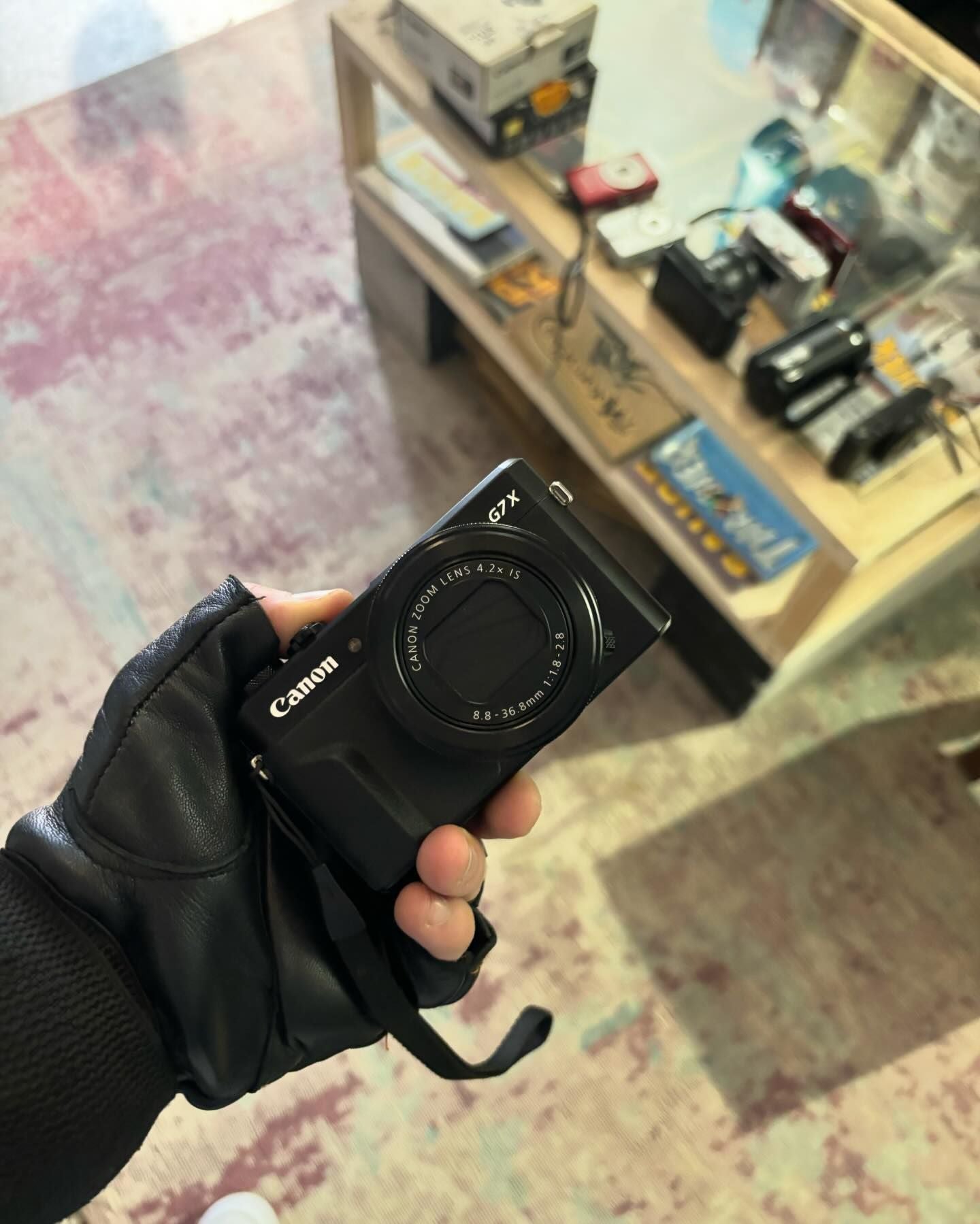 Canon PowerShot G7X Mark II - Pocket-Sized Performer
