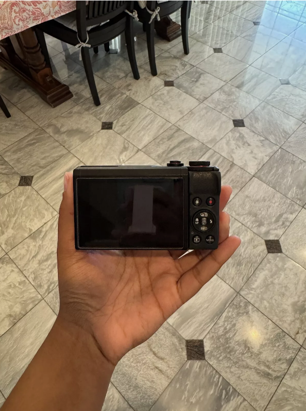 Canon PowerShot G7 X Mark II 20.1 MP Compact Digital Camera