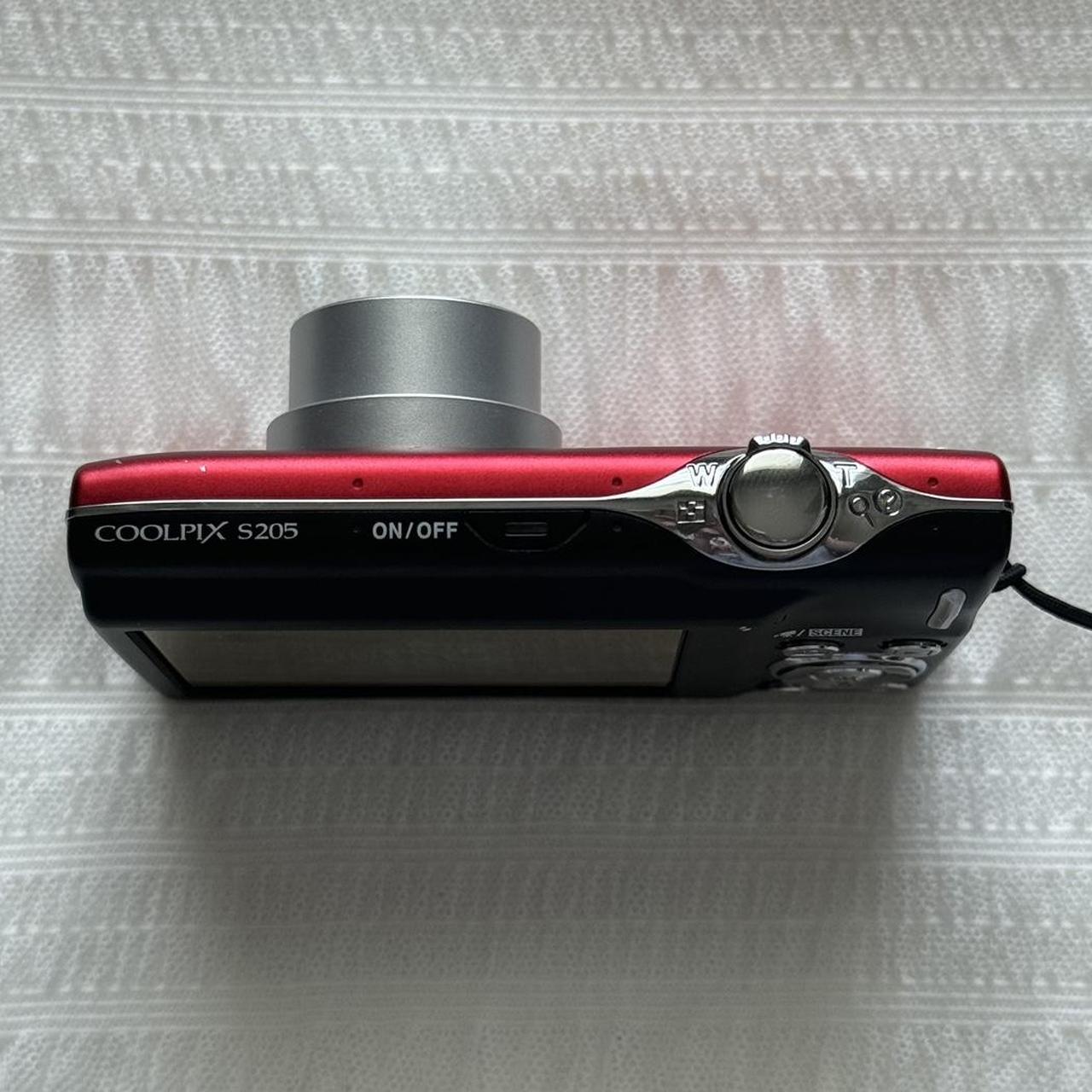 Nikon Coolpix S205 Digital Camera