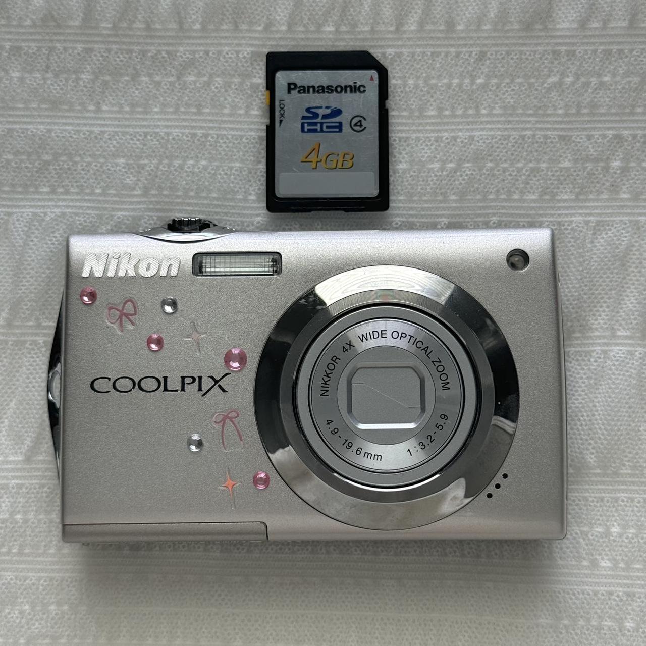 Nikon Coolpix S4000 Digital Camera