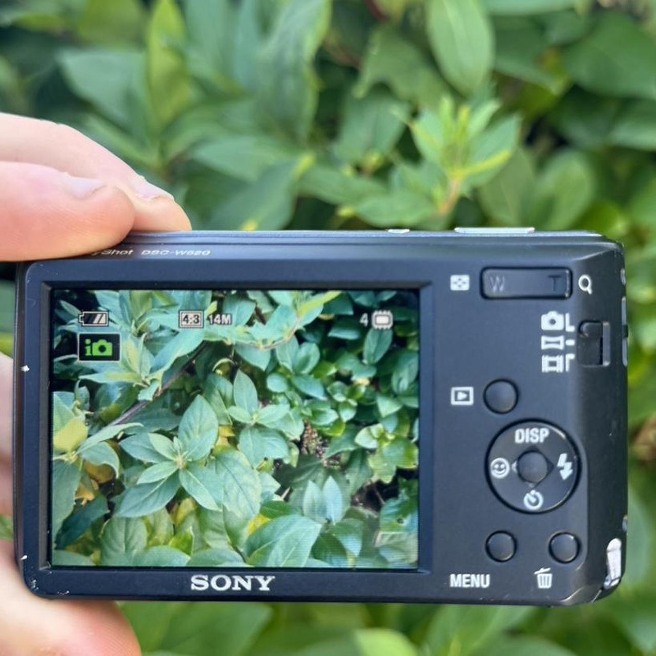Sony DSC-W520 14.1MP Complete