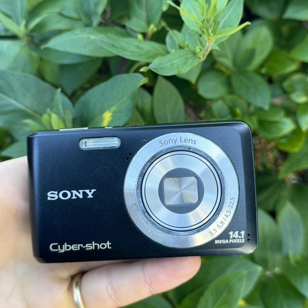Sony DSC-W520 14.1MP Complete