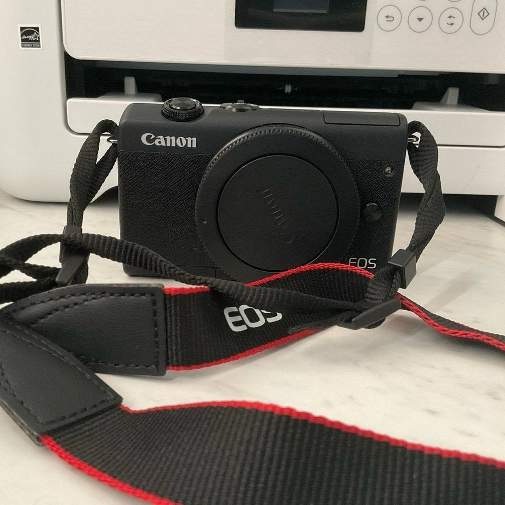 Canon Eos M200 1 Cm