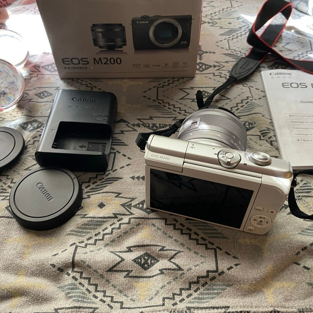 Canon Eos M200 Hh